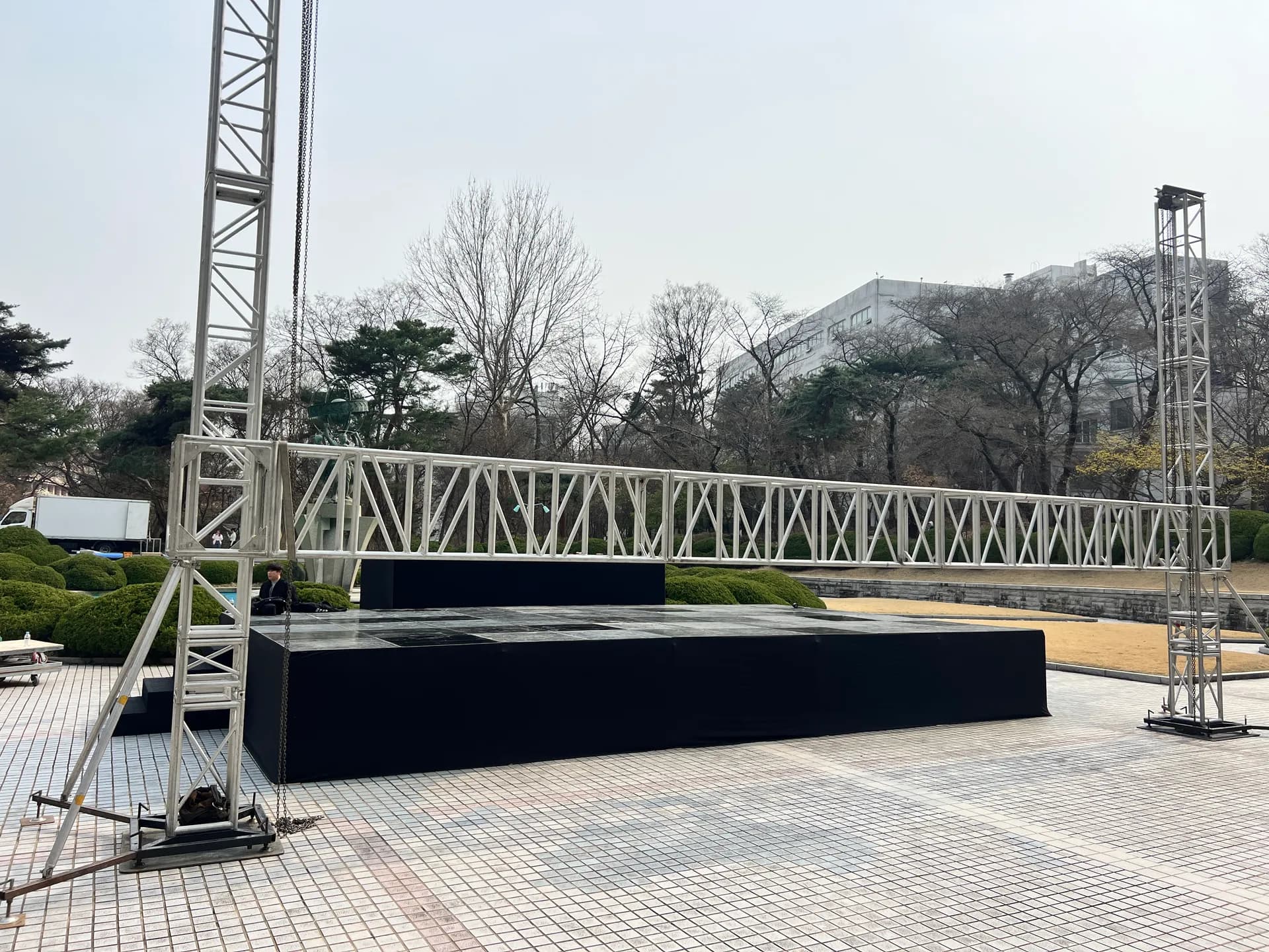 트러스/레이어 대여 강원도 대학교 무대 트러스 시공 사례